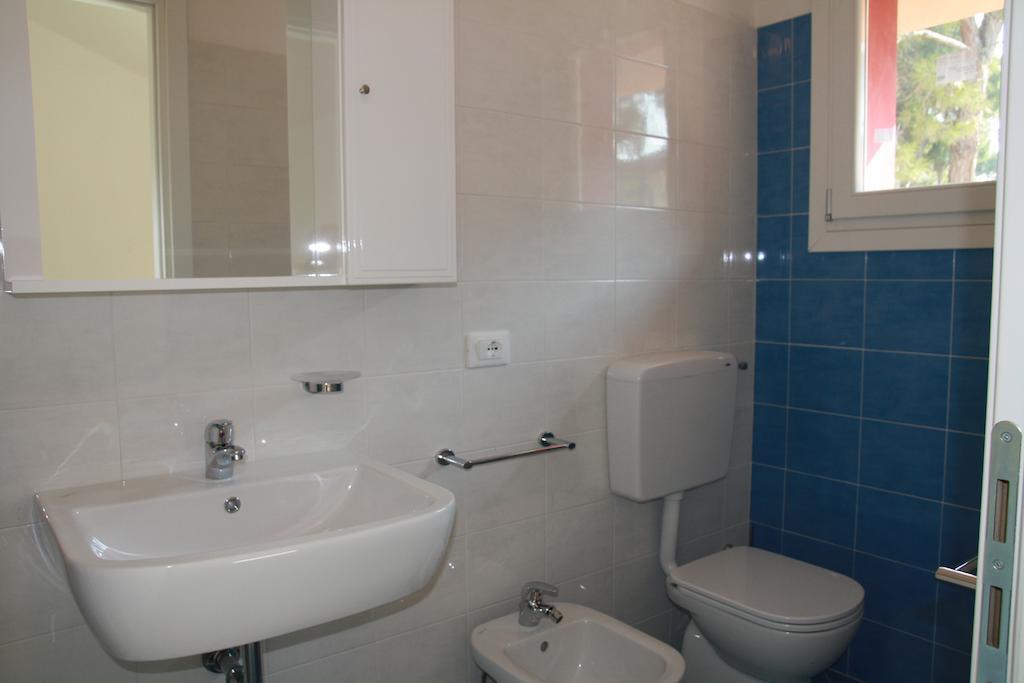 Villaggio Solveig Family Apartments Лидо-ди-Езоло Номер фото